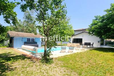 Maison - 180 m² - 8 pièces