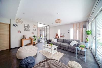 Maison - 121 m² - 4 pièces