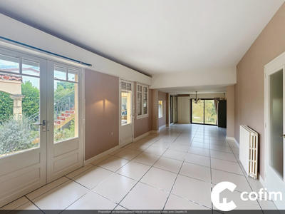 Maison - 182 m² - 7 pièces