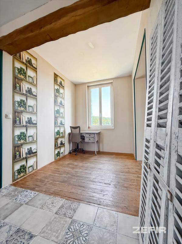 Maison - 149 m² - 9 pièces