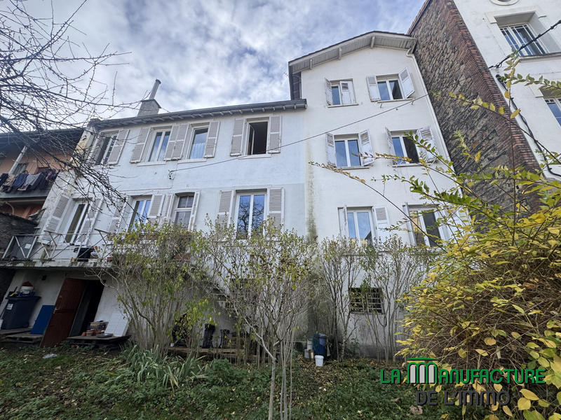 Maison - 225 m² - 8 pièces