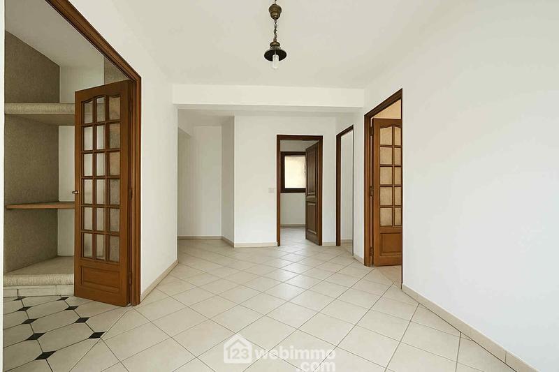 Maison - 228 m² - 7 pièces