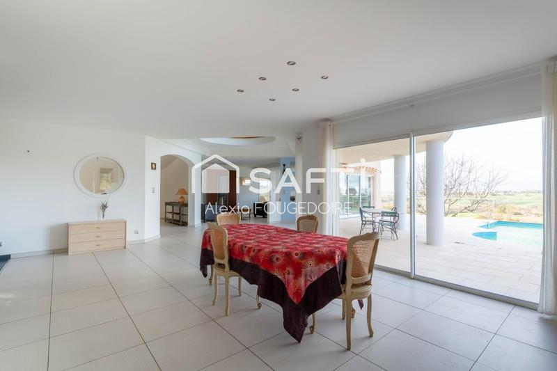 Maison - 298 m² - 9 pièces