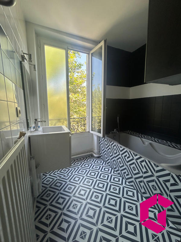 Appartement - 75 m² - 3 pièces