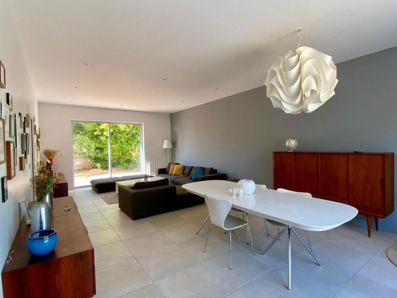 Maison - 240 m² - 8 pièces