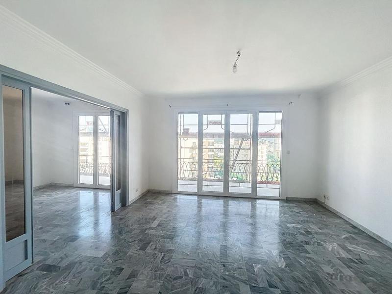 Appartement - 130 m² - 3 pièces