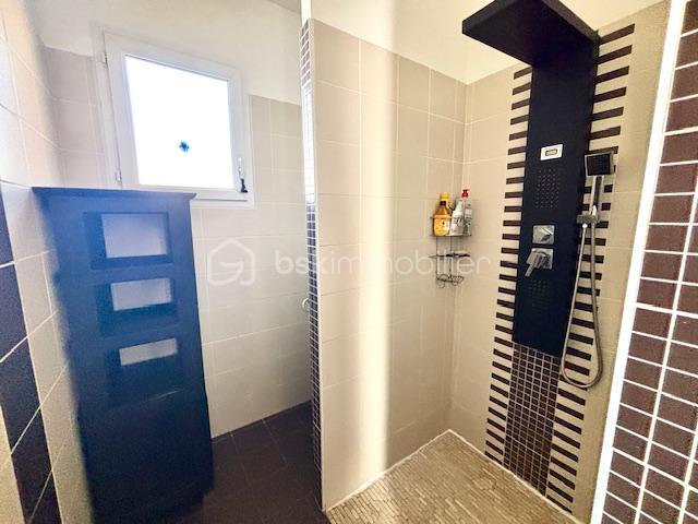 Maison traditionnelle - 136 m² - 6 pièces