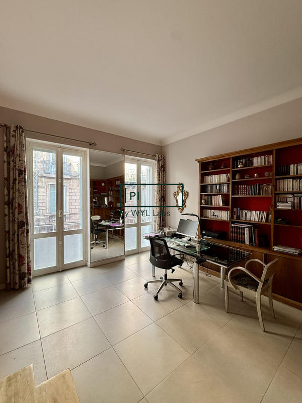 Maison - 346 m² - 8 pièces