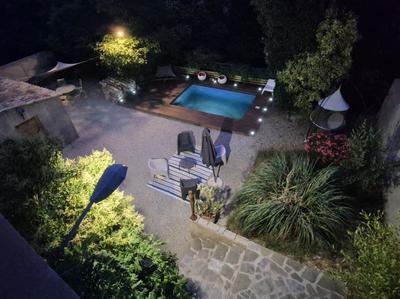 Propriété - 420 m² - 14 pièces