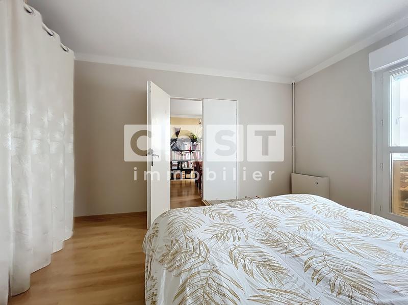 Appartement - 90 m² - 4 pièces