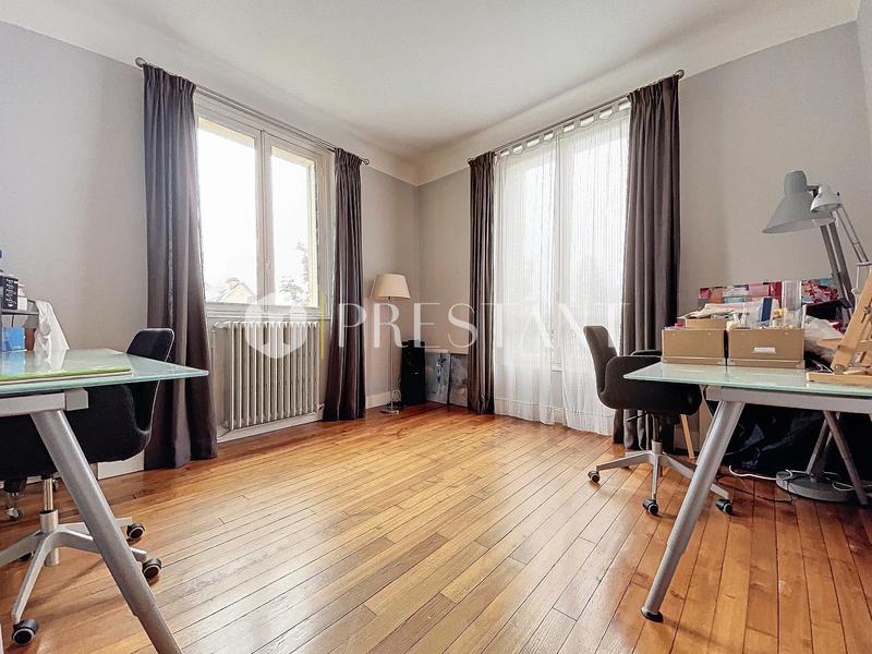 Maison - 300 m² - 9 pièces