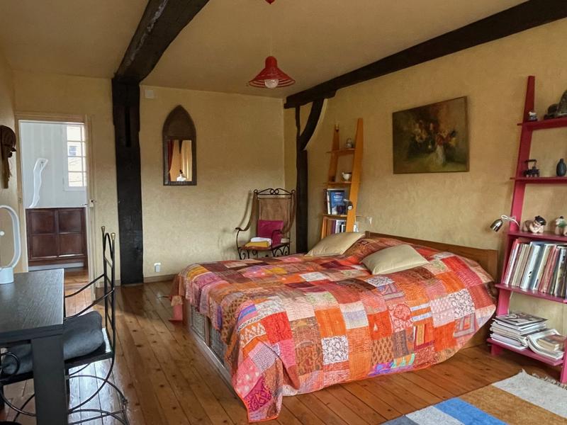 Maison - 241 m² - 8 pièces