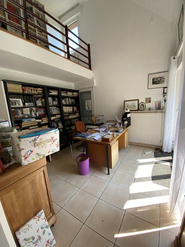 Villa - 179 m² - 9 pièces