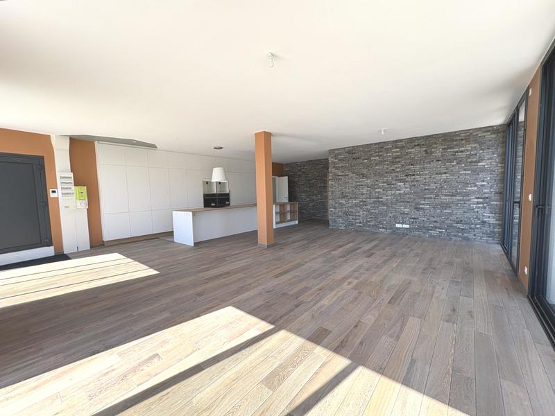 Loft - 126 m² - 3 pièces