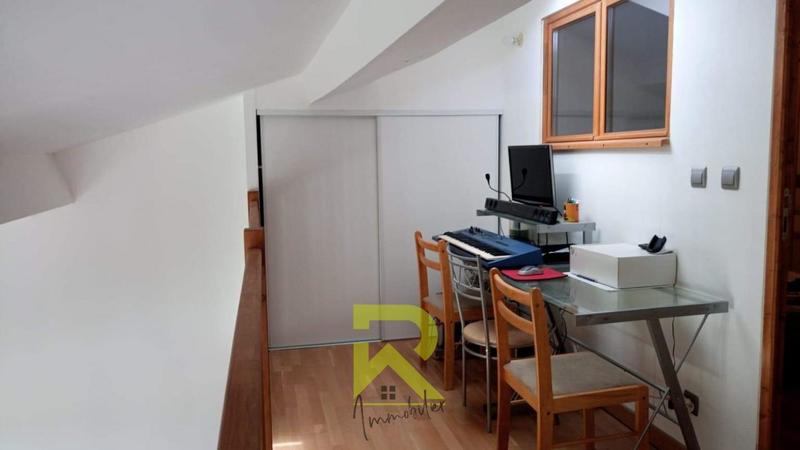 Maison - 275 m² - 9 pièces