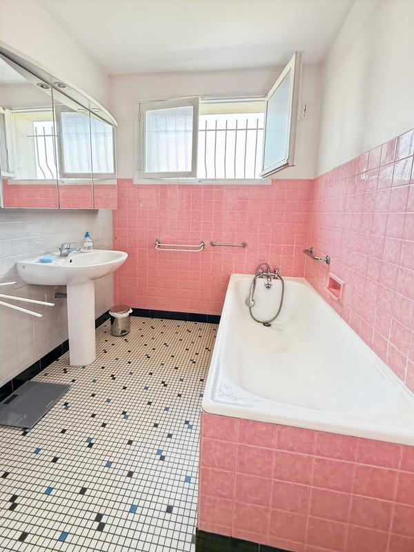 Maison - 102 m² - 4 pièces