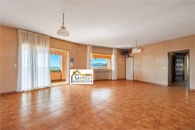 Maison - 183 m² - 8 pièces