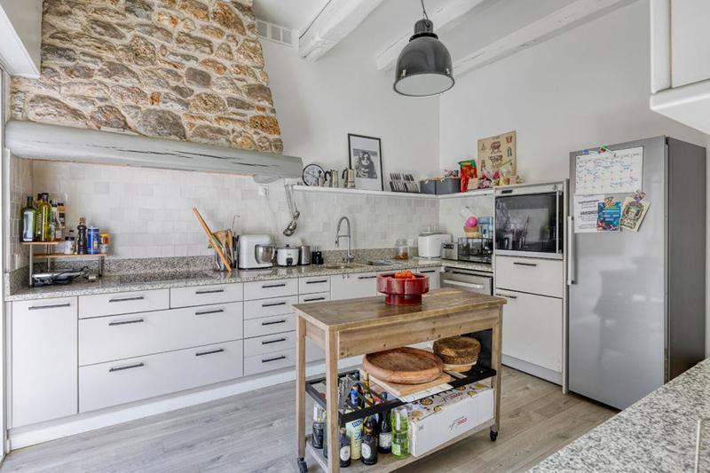 Maison - 233 m² - 8 pièces