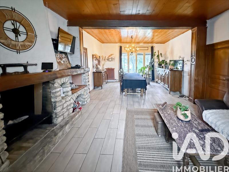 Maison - 216 m² - 7 pièces