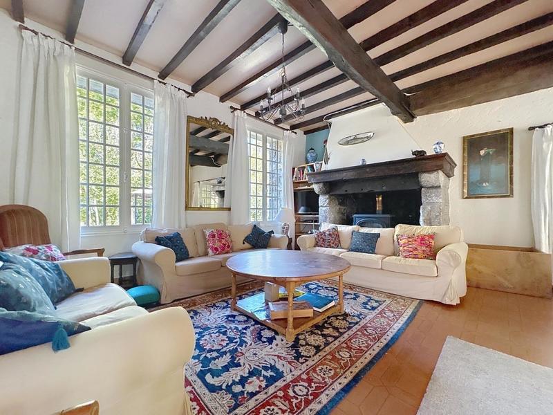 Maison - 463 m² - 19 pièces