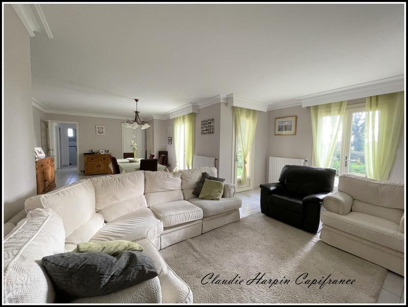 Maison - 255 m² - 9 pièces