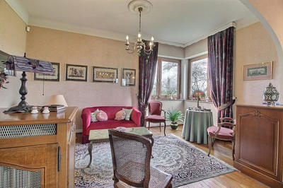 Maison - 222 m² - 8 pièces