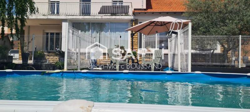 Maison de ville - 302 m² - 9 pièces