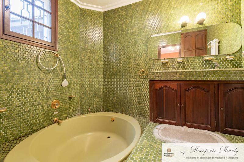 Maison - 223 m² - 6 pièces