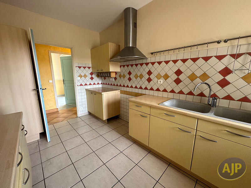 Maison - 200 m² - 7 pièces