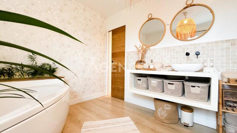 Maison - 136 m² - 5 pièces