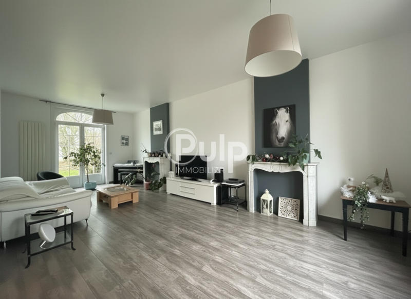 Maison - 202 m² - 6 pièces