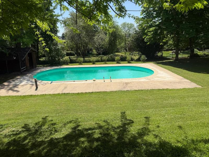 Maison - 360 m² - 12 pièces