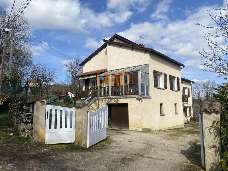 Maison - 195 m² - 8 pièces