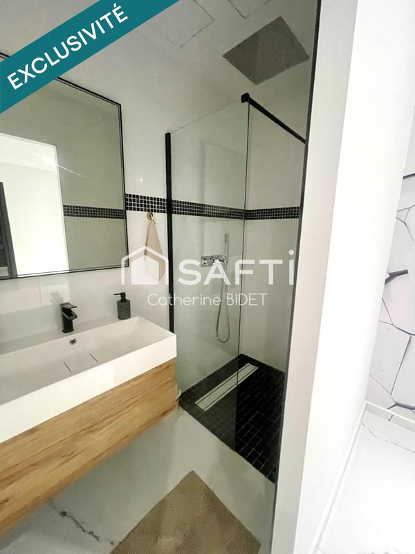 Maison - 236 m² - 8 pièces