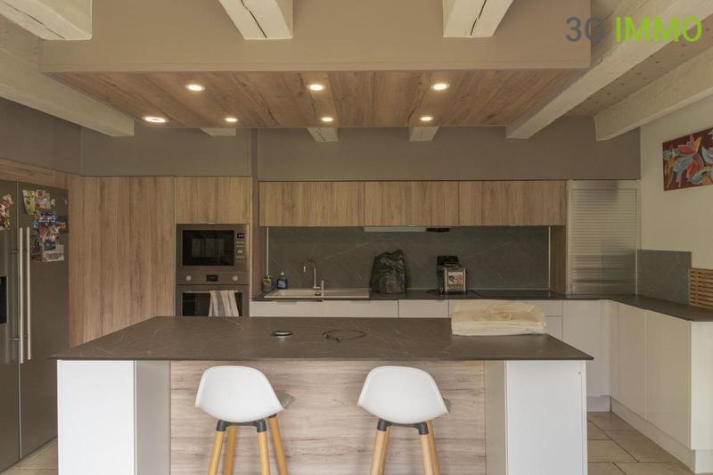 Maison en pierre - 210 m² - 11 pièces