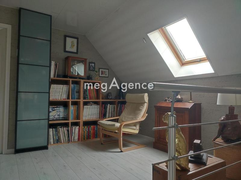 Maison - 203 m² - 10 pièces