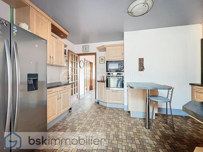 Maison traditionnelle - 215 m² - 10 pièces