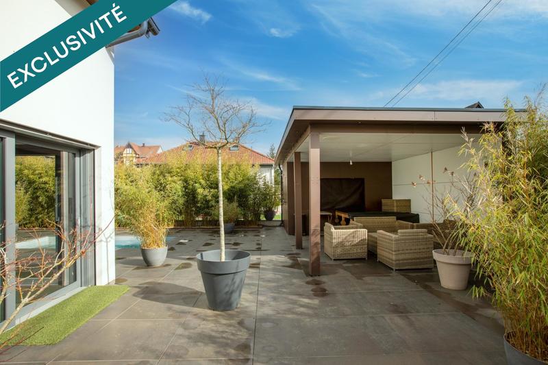 Maison - 240 m² - 10 pièces