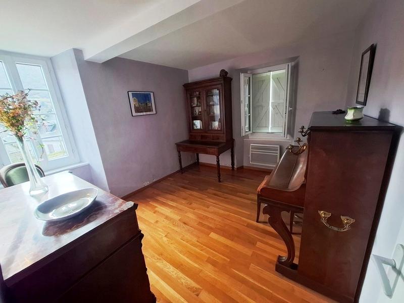 Maison - 190 m² - 8 pièces