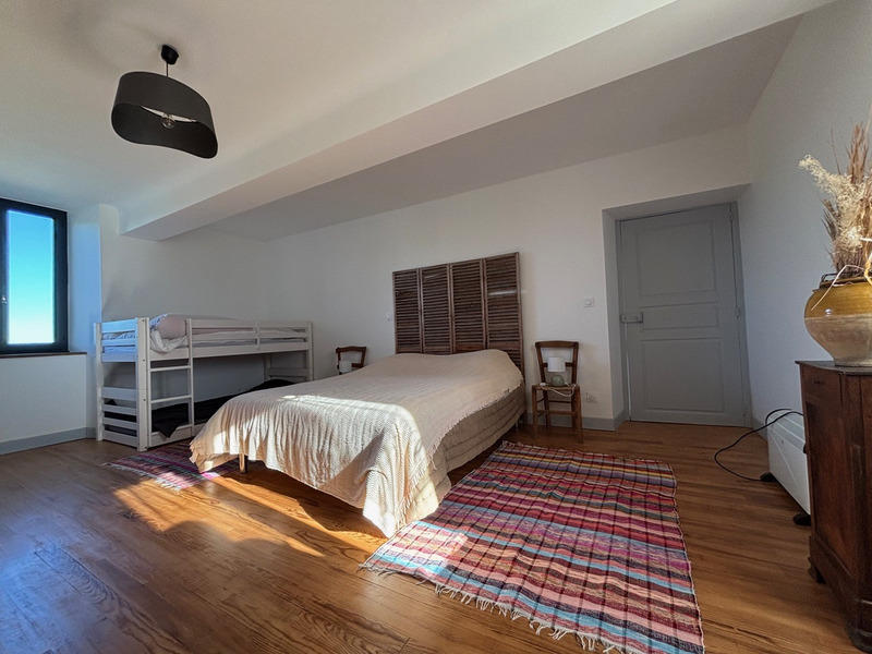 Maison - 180 m² - 4 pièces