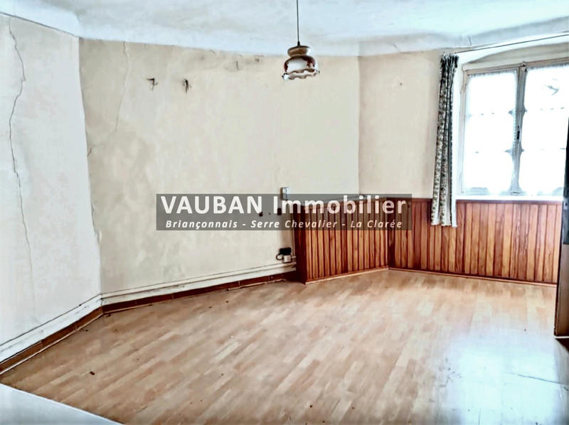 Maison - 380 m² - 3 pièces