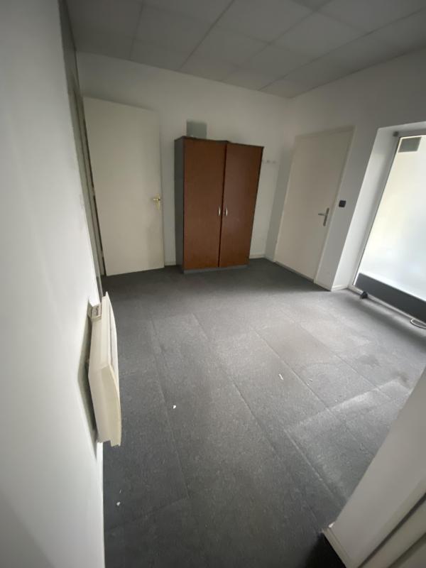 Bureau - 64 m²