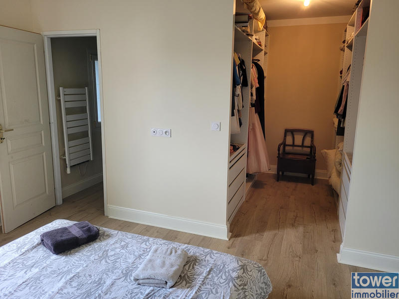 Villa - 240 m² - 6 pièces