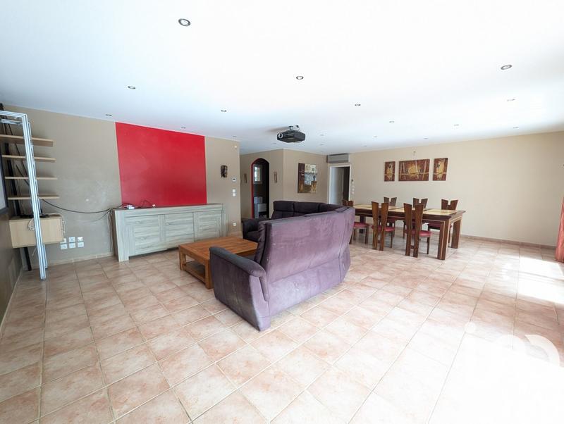 Maison - 194 m² - 7 pièces