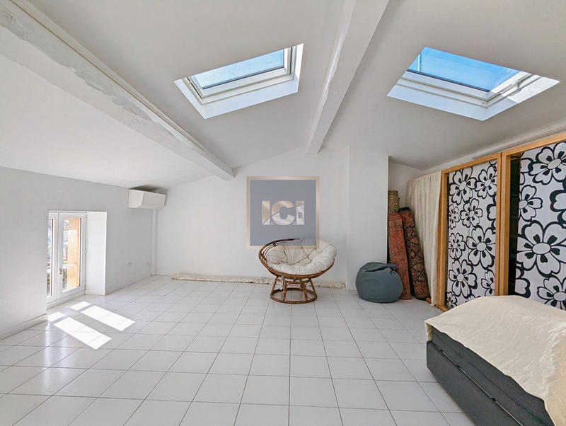 Villa - 279 m² - 8 pièces