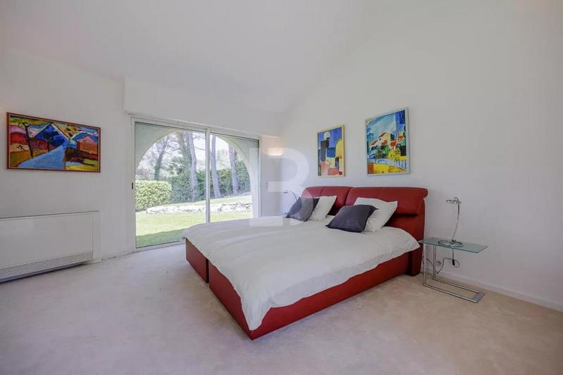 Villa - 540 m² - 10 pièces