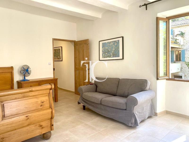 Maison - 204 m² - 9 pièces