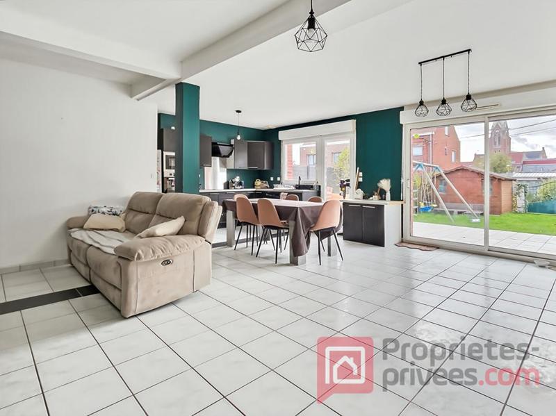 Maison - 94 m² - 5 pièces