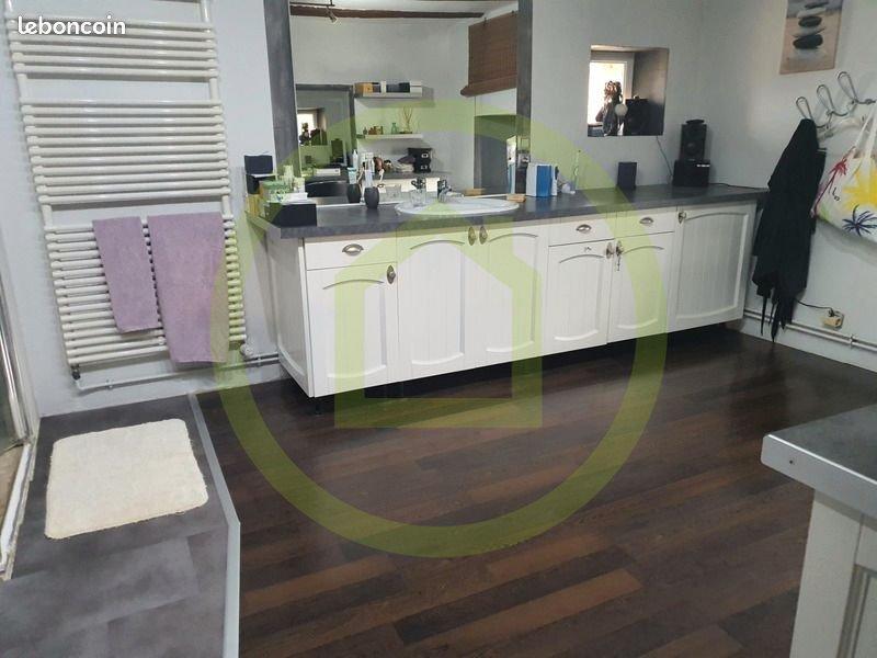 Maison - 230 m² - 7 pièces