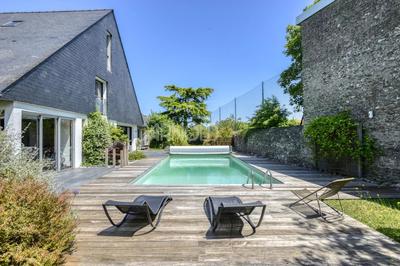 Maison - 327 m² - 15 pièces